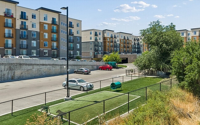 SMC - Property Photo 10