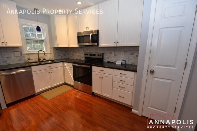 364 Ellenham Ct