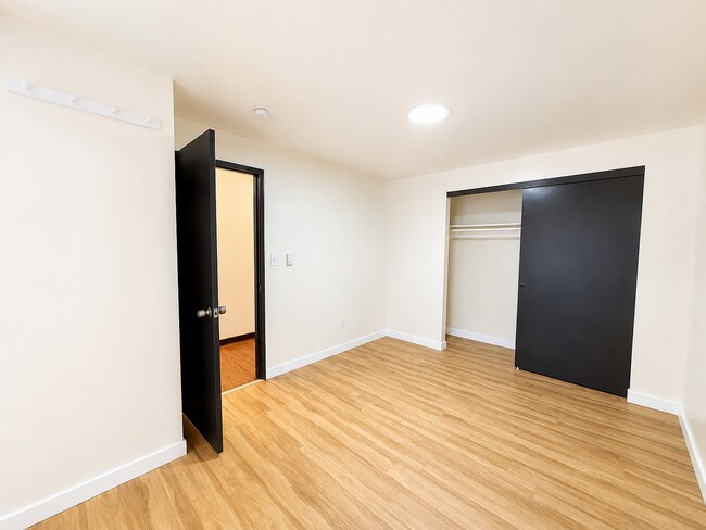 921 N 96th St Unit 13