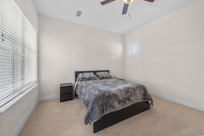 28750 Shoalhaven Ct