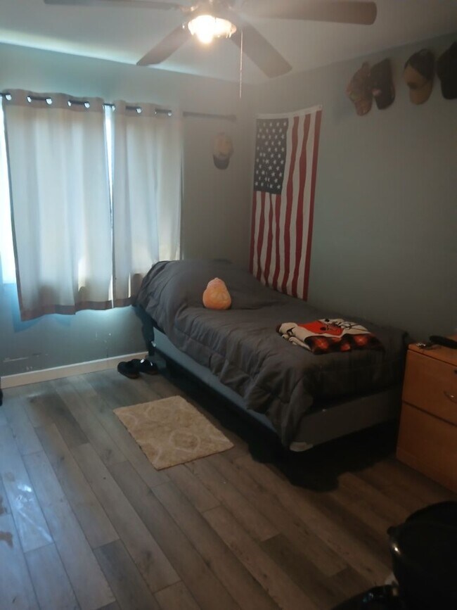 Photo - 186 S Powell Ave Apartamento Unidad B- Bedroom #2- Bed #2