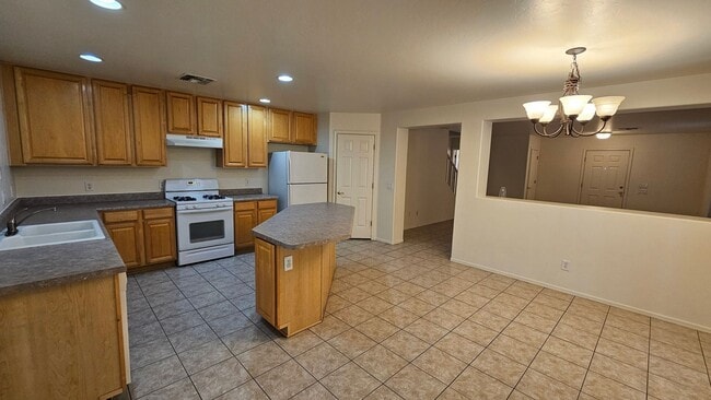 Photo - Beautiful 3 Bed 2 Bath Riverhaven - 2 story home!