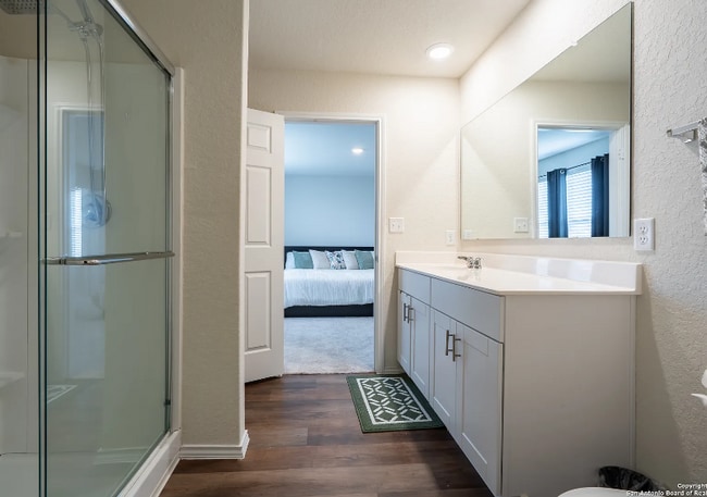 Photo - 5802 Rolling Gln