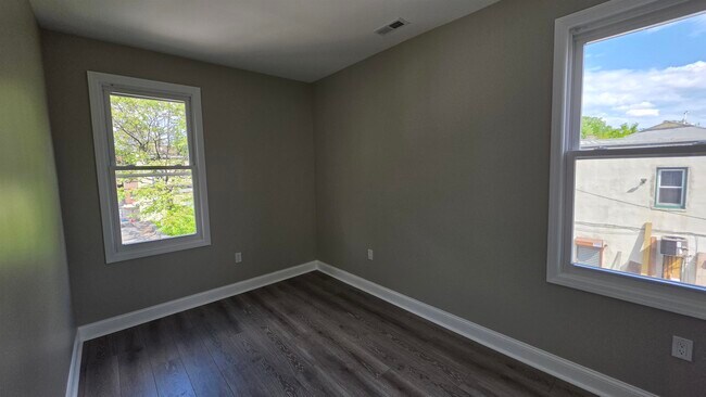 Photo - 218 Dwight St Unidad 2