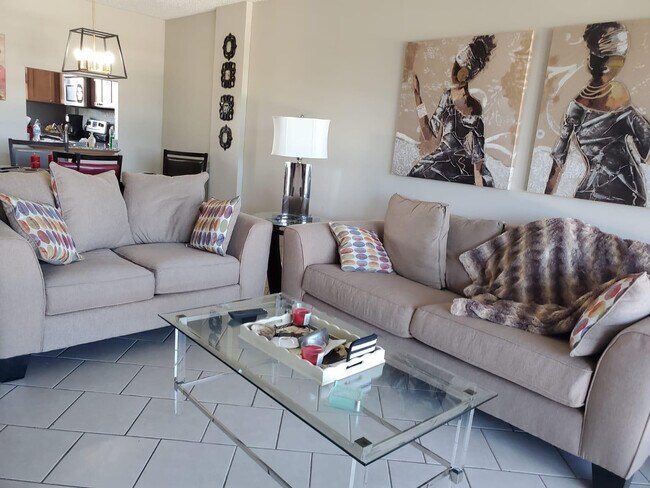 Photo - 120 Royal Pk Dr Unit B4