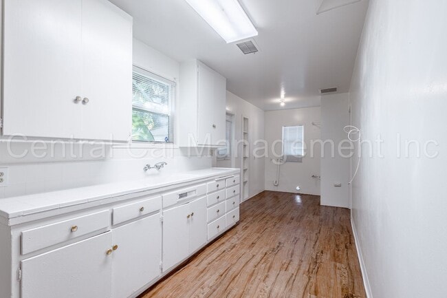 Photo - 347-351 E Marengo Ave Unit 351 E Marengo Ave