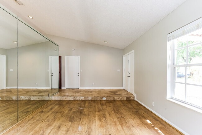 Photo - 4557 NW 51st St