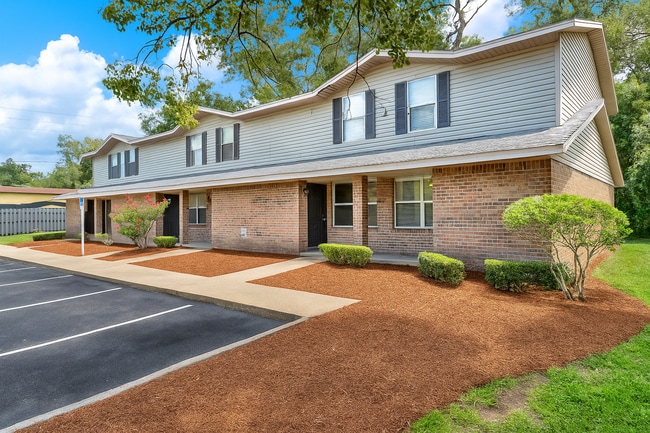 Building Photo - ***Cute 2 Bedroom Apartment in Orange City*** Unit 902-D