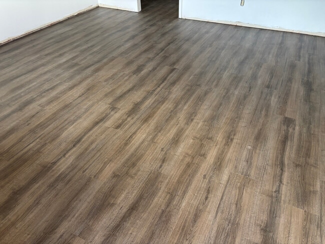 Photo - 1017 E Wesleyan Dr