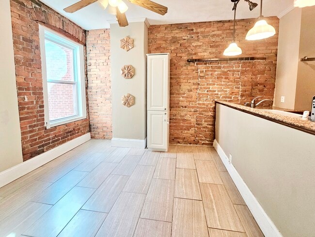 Building Photo - 1793 Beacon St Unit 5 Rental