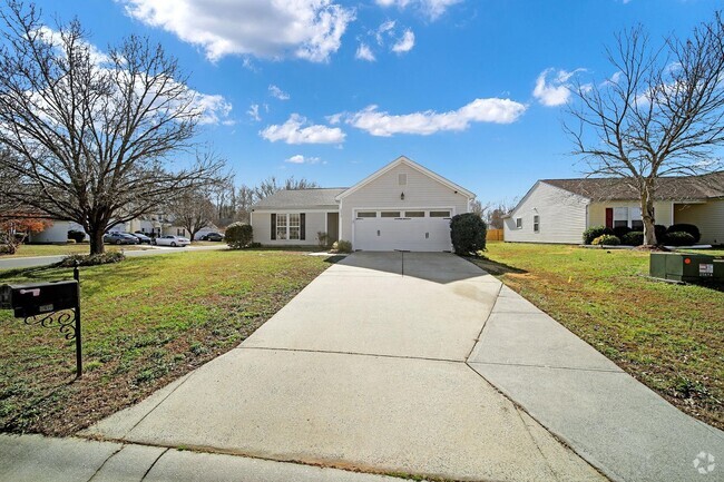 Building Photo - Lovely Three Bedroom Ranch Home in Indian ...