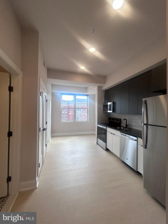 Building Photo - 600 N Howard St Unit 101