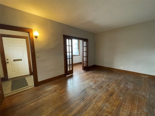 Photo - 833 German St