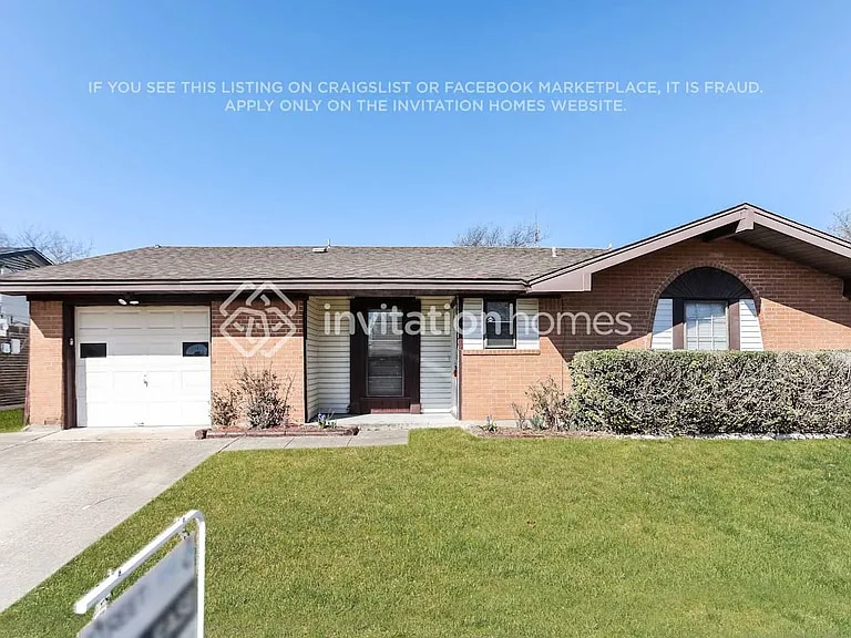 Photo - 2621 Princeton Dr House