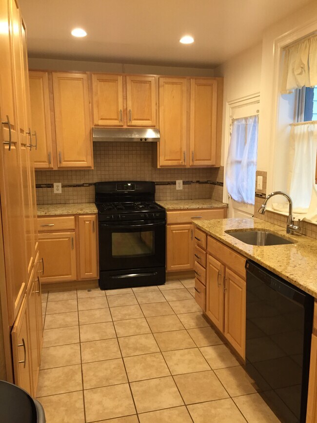 Kitchen - 3606 S St NW