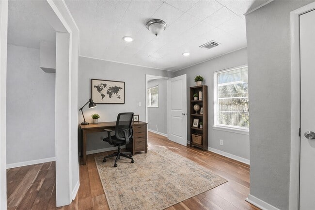 Building Photo - 6526 Linden St