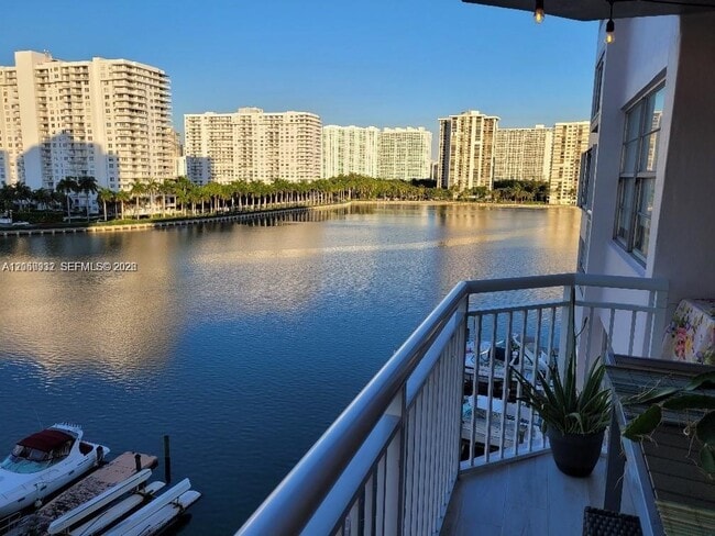Building Photo - 18081 Biscayne Blvd Unit 602