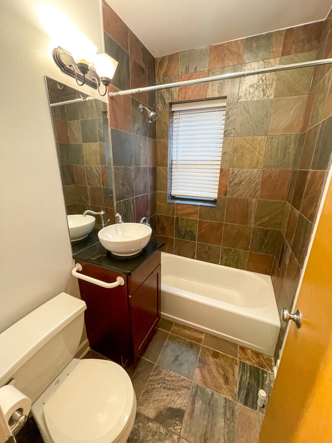 Photo - 6736 N Glenwood Ave Unit 2S