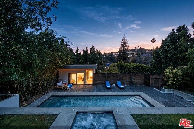 Photo - 2035 De Mille Dr