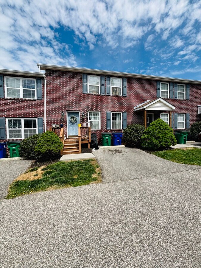 Photo - 130 Hunters Ridge Ln