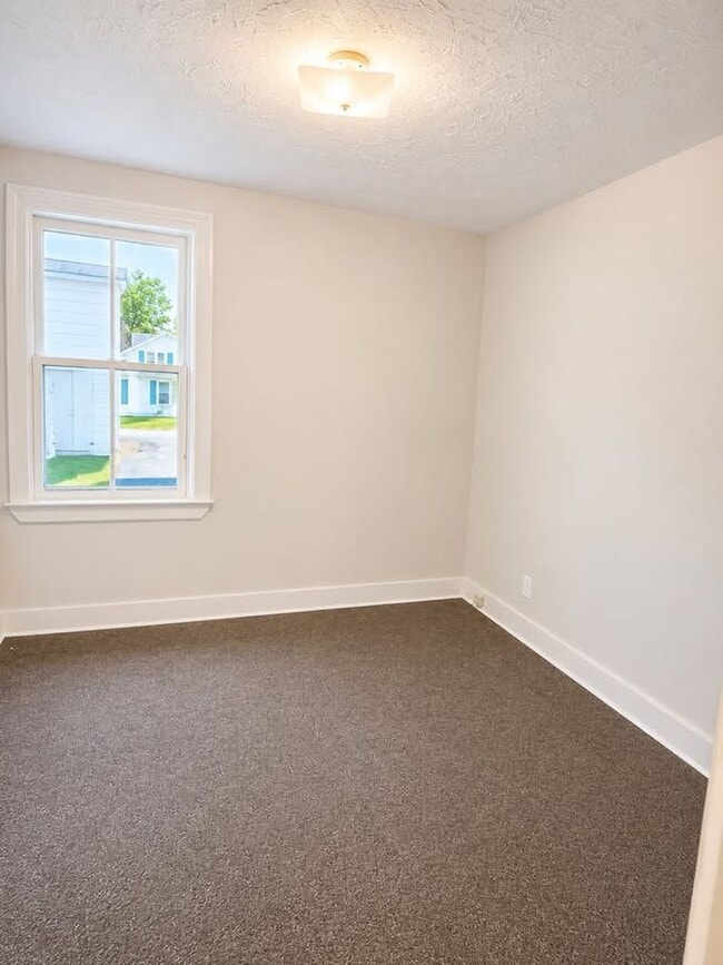 50-52-52 Rowe Ct Unit 75-15 Rowe Ct