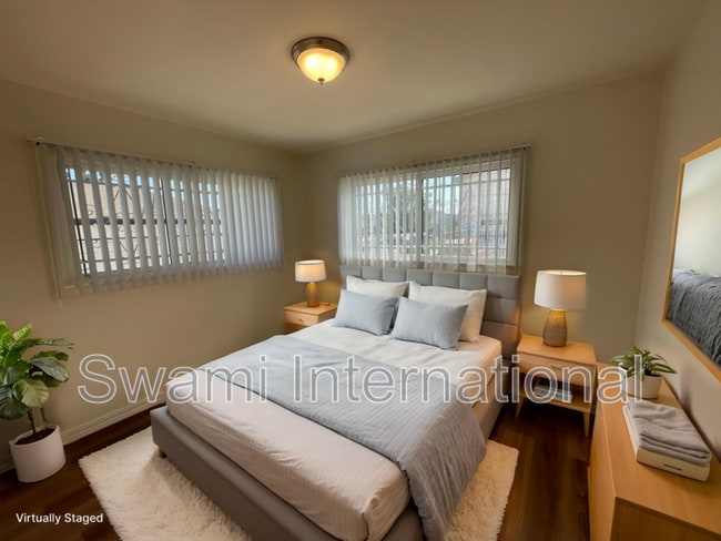 Photo - 724 W 80th St