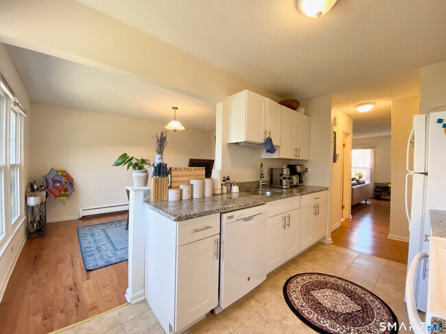 Photo - 908 State St Unit 11