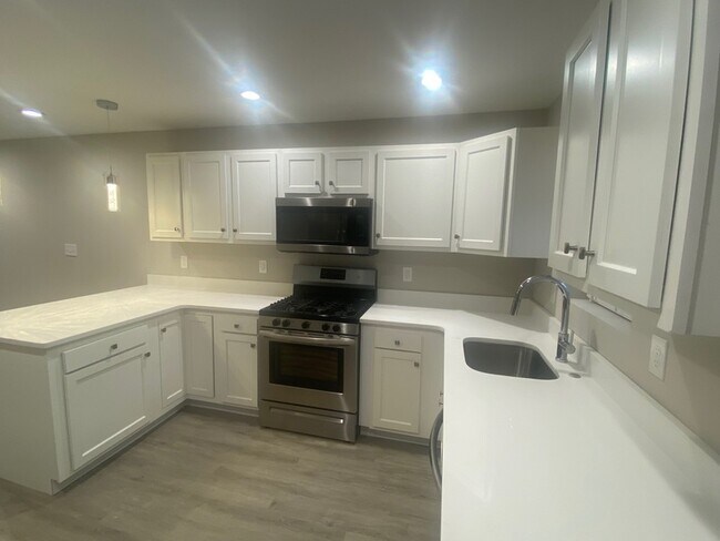 224 N Rose St