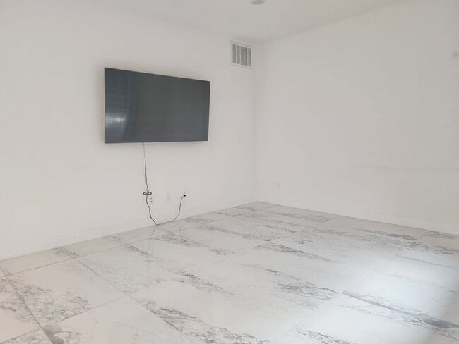 Photo - 16332 Dawn Wy