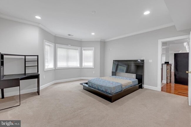 Building Photo - 6529 Fairlawn Dr Rental