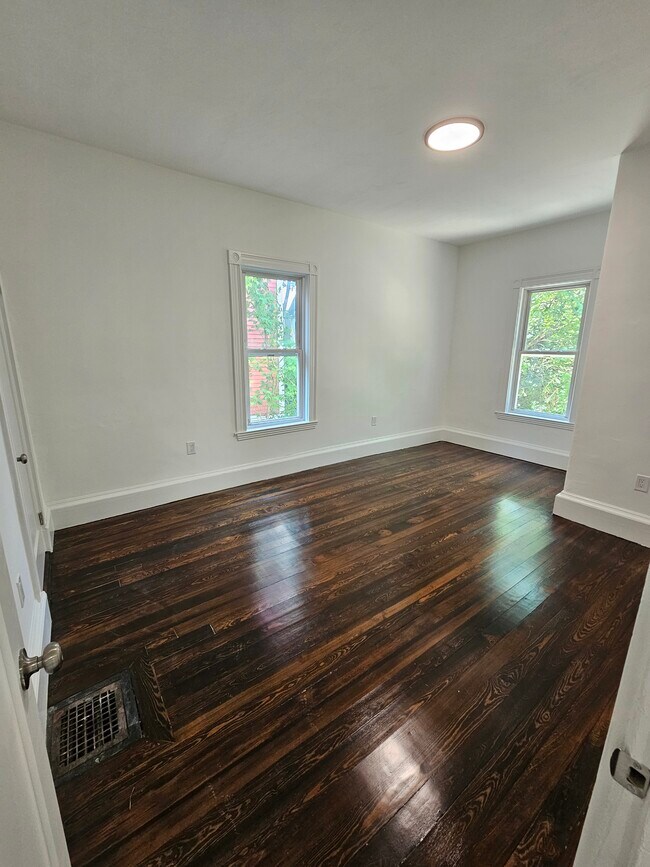 Room #3 - 30 Msgr Patrick J Lydon Way Unit 1