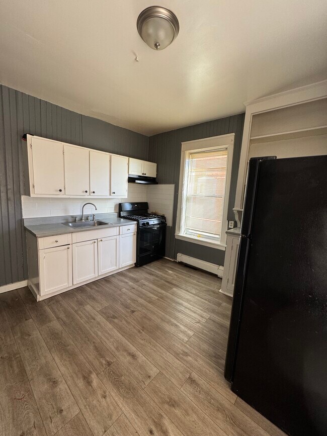 Photo - 108 Winnikee Ave Unit 1