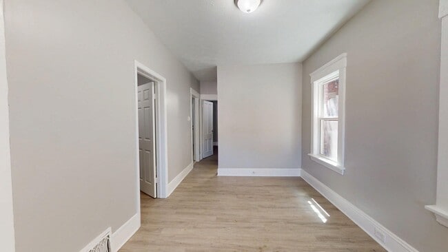 Photo - 8111 Madison Ave Unidad 2