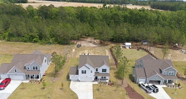 Photo - 315 Enfield Dr