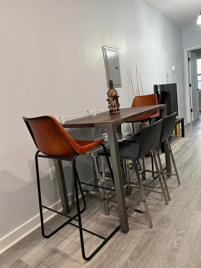 Photo - 84 Sherman Ave Unit 5