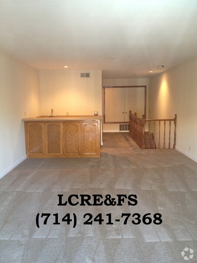 Building Photo - Los Caballeros #028 Unit 28-B Rental