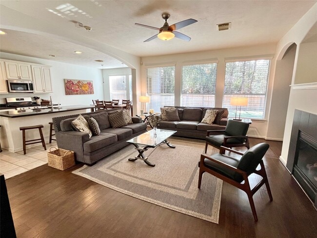 Photo - 2 Stone Arrow Pl