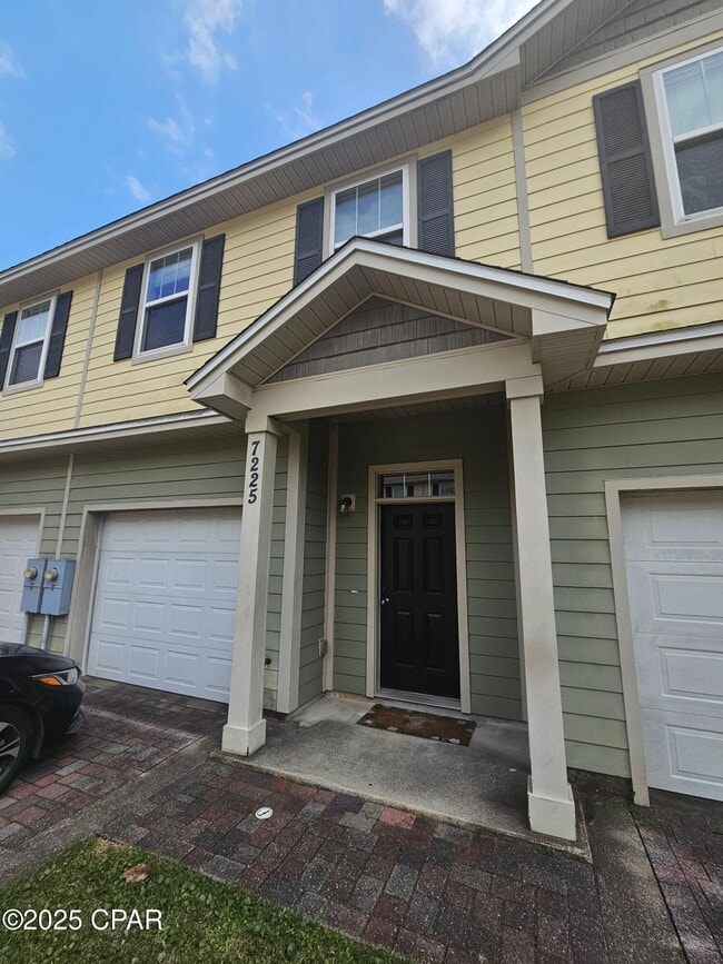 7225 Quail Hollow Dr
