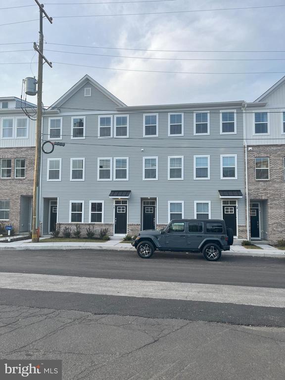 Photo - 8 E Front St