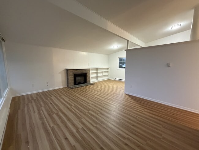 Photo - 8428 Maple Ave SE