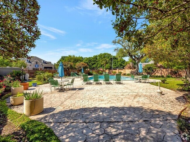 Building Photo - 1601 S Shepherd Dr Unit 138 Rental