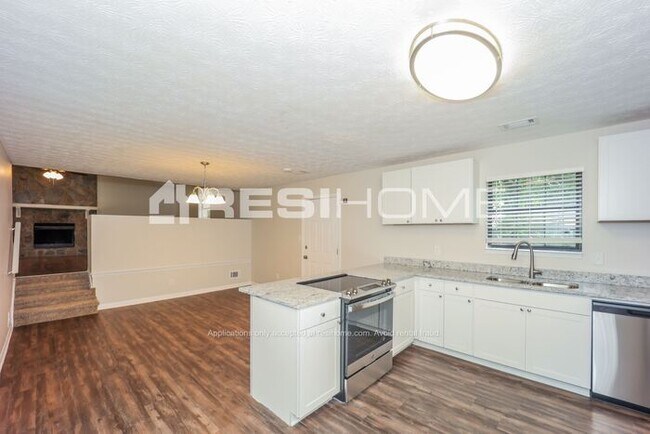 Photo - 6926 Apache Ln