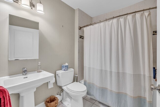 Photo - 170 Bolton St Unit #1