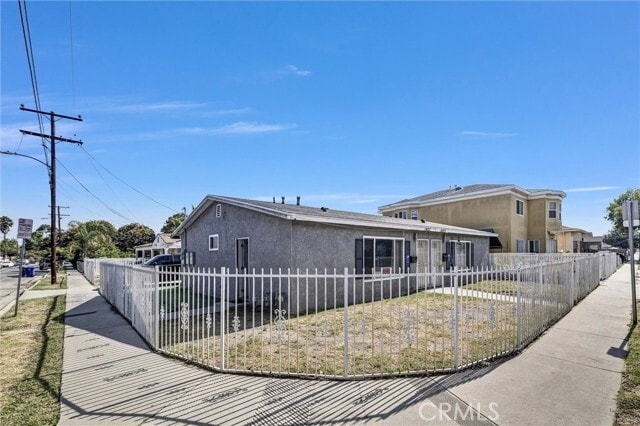 Photo - 1401 E 118th St