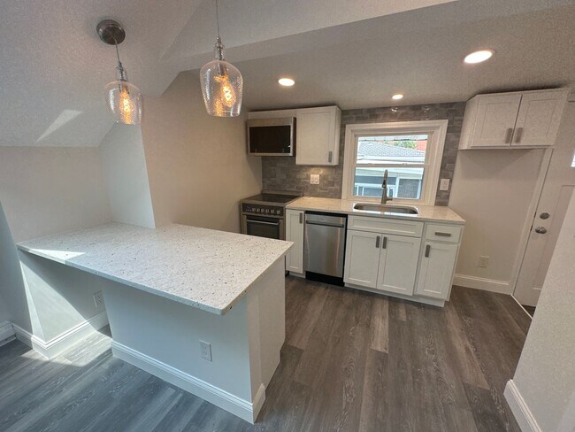 Photo - Highland St 1177-1177.5 ONYX Unit 1177.5 (cottage-rear)