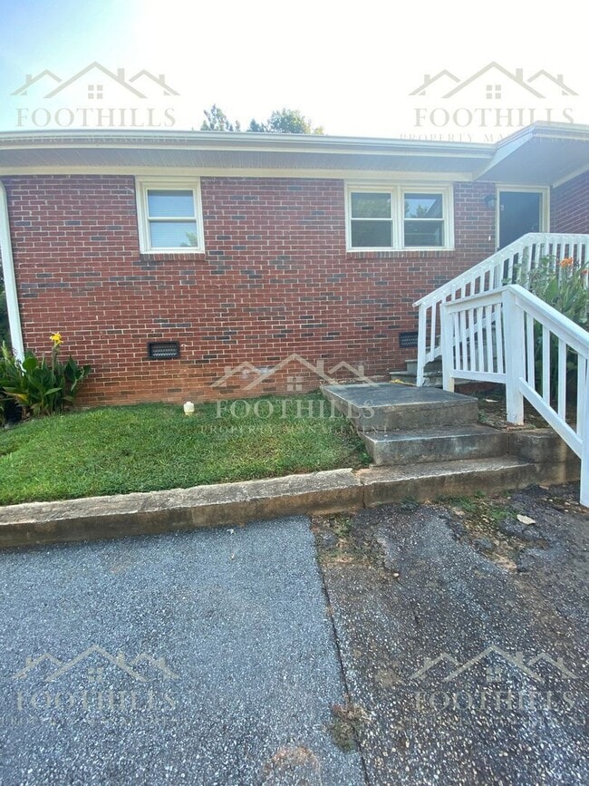 Photo - 202 Kennemore St