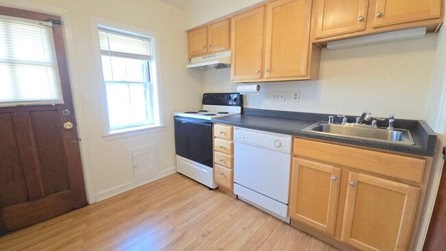 Photo - 2311 N 91st St Unidad 4