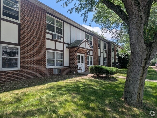 Building Photo - Ashbury Court Rental