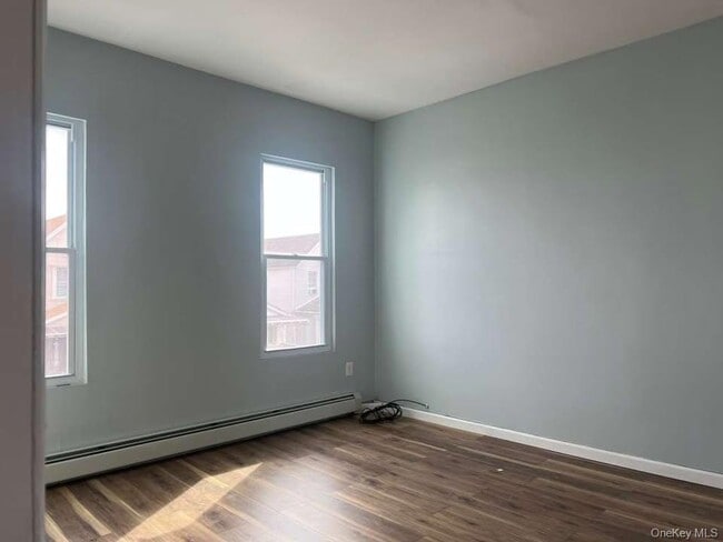 Photo - 105-32 130th St