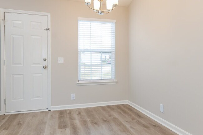 Photo - 1008 Tom Hailey Blvd